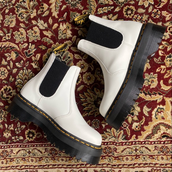 2976 smooth leather platform chelsea boots